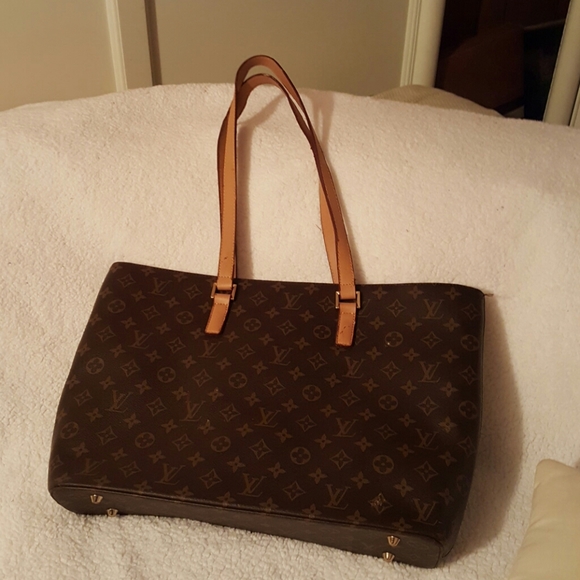 Louis Vutton Tote Handbag - Picture 2 of 8